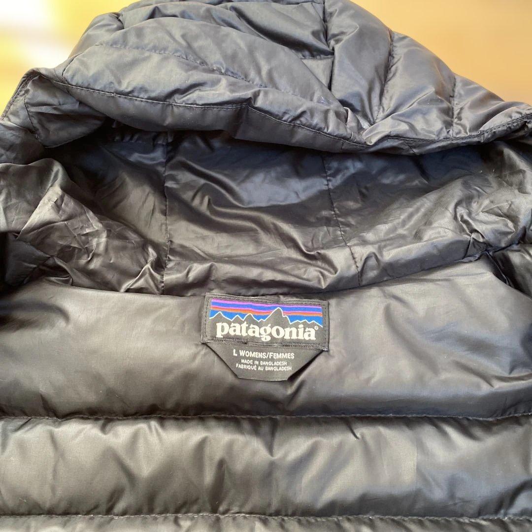 Patagonia ブラック ダウンジャケット フード付き