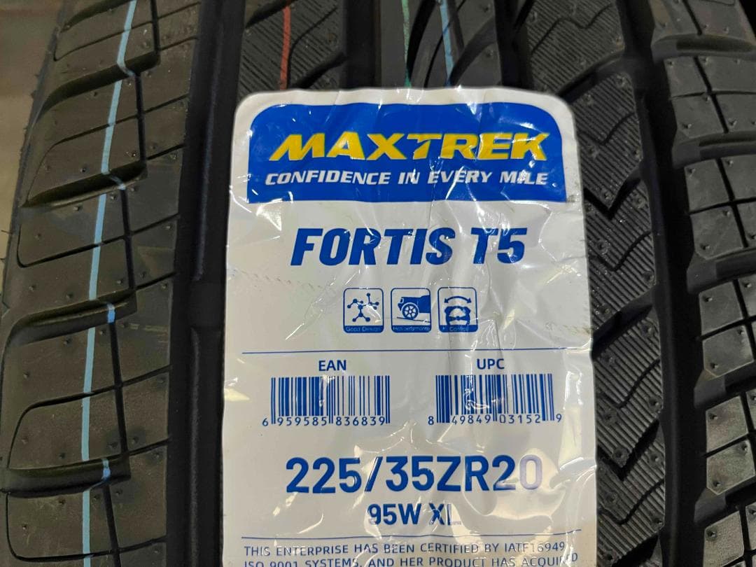 225/35R20 2本 マックストレック ローダウン 引っ張りハイエース