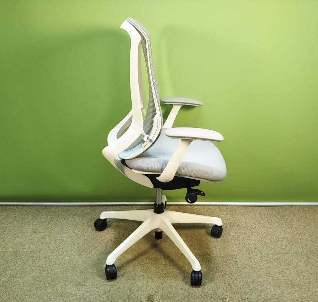 bl　オカムラ　シルフィーチェア　前傾機能　ハイバック　メッシュタイプ　中古