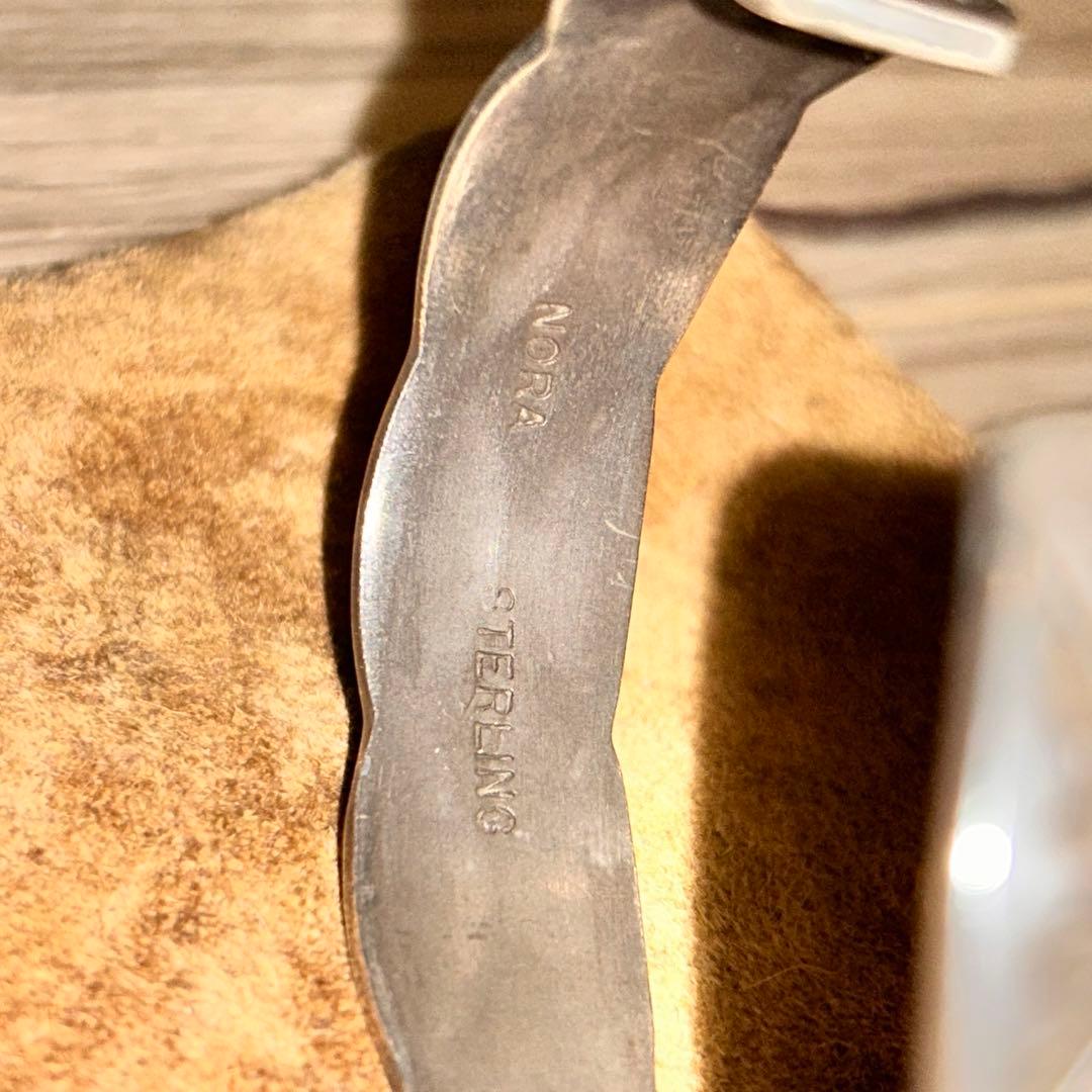 インディアンジュエリー　Nora作　Sterling silver バングル