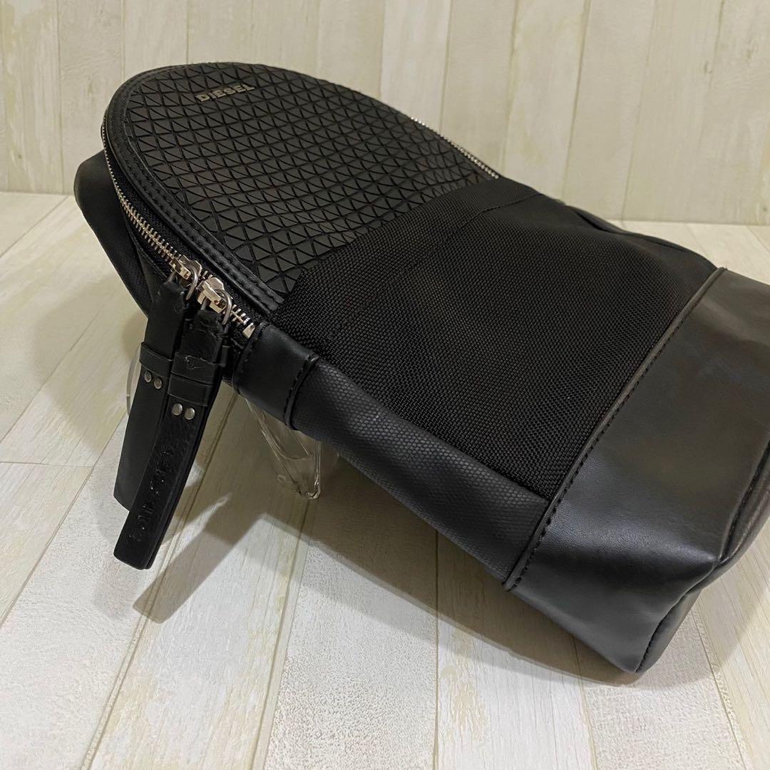 DIESEL ディーゼル　ブラック ボディバッグ
