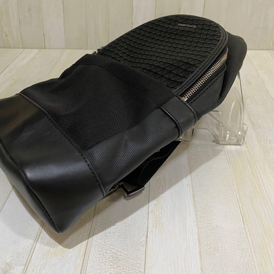 DIESEL ディーゼル　ブラック ボディバッグ