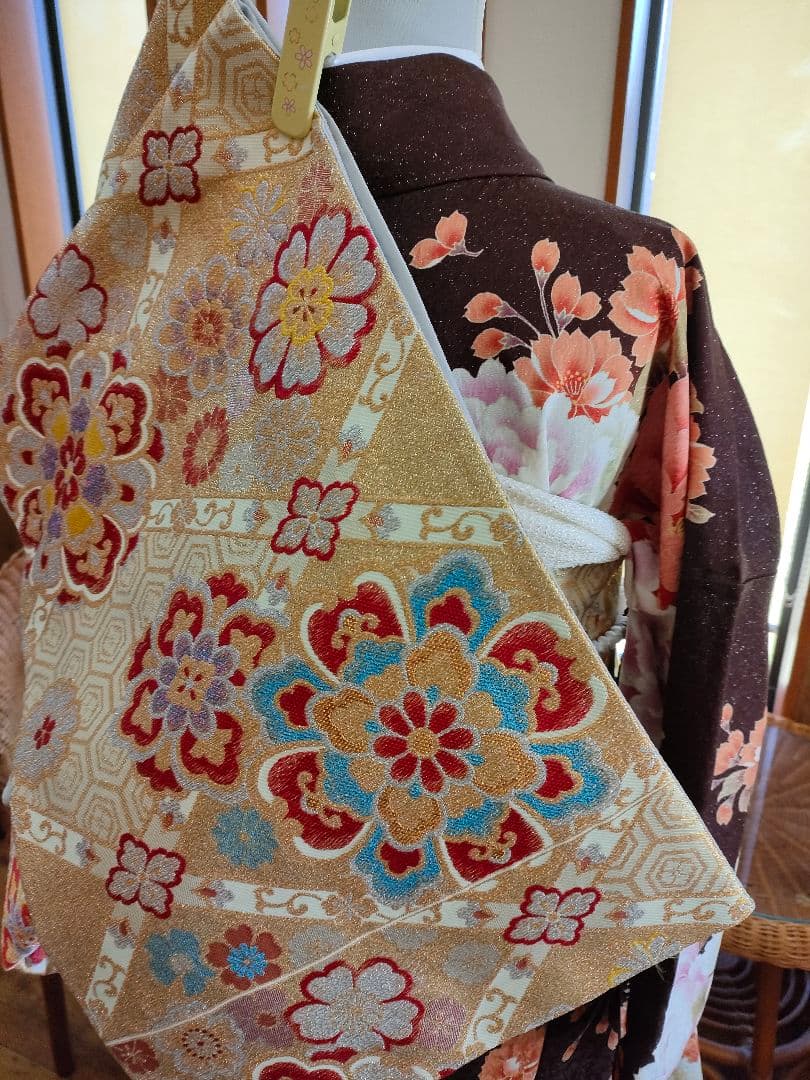 【ご購入者様お手続き中】本振袖　ラメ　薔薇　ブラウン系　美品