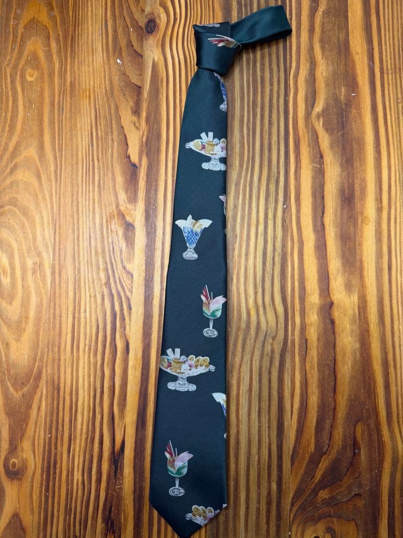 ジラフ　ネクタイ　喫茶ジラフコラボ　パフェ