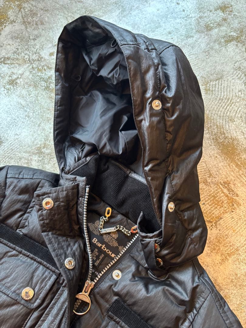 【美品】【サンプル】Barbour バブアー　ダウンコート　M(レディース)