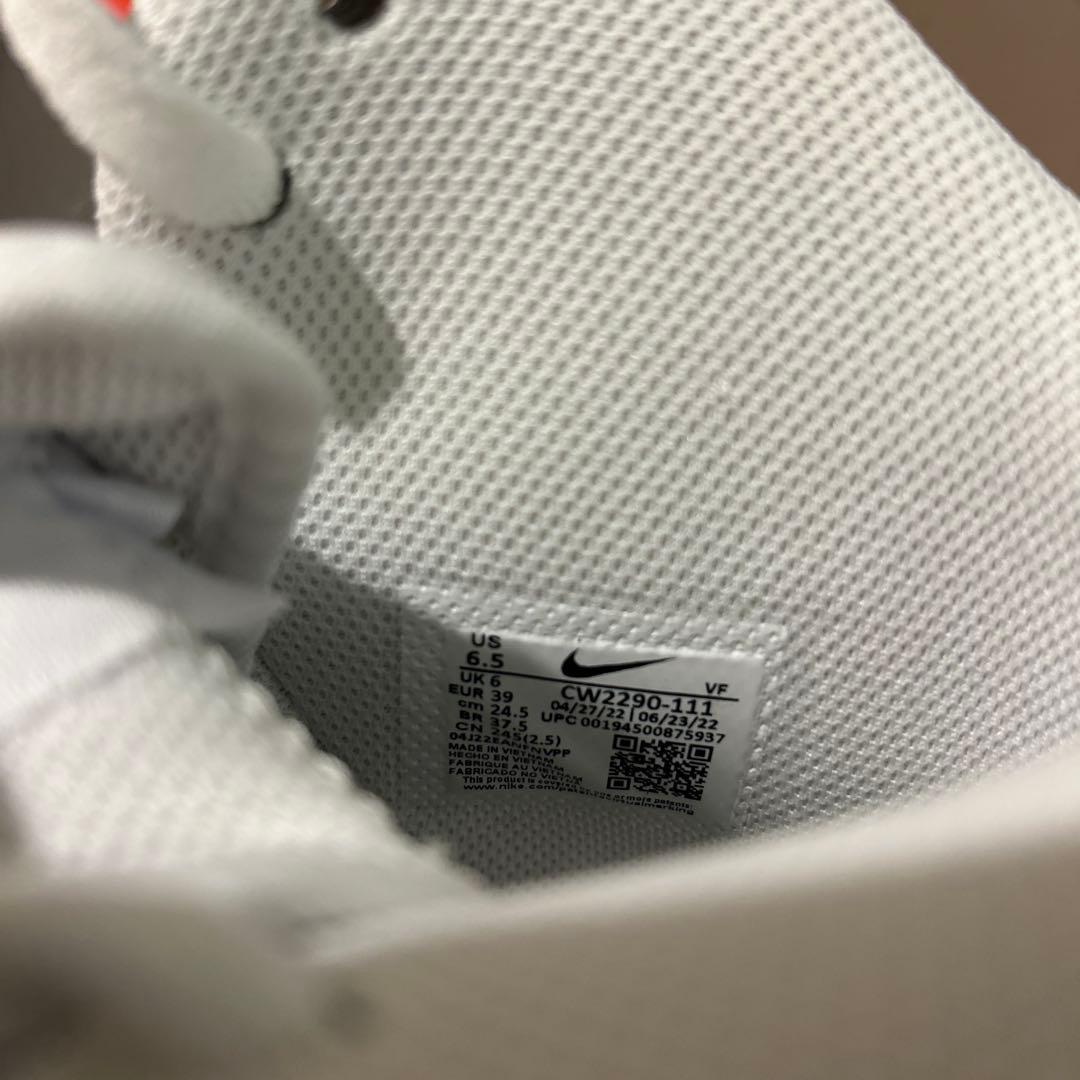 新品未使用　タグ無しNIKE Air Force 1 ホワイト ハイカット