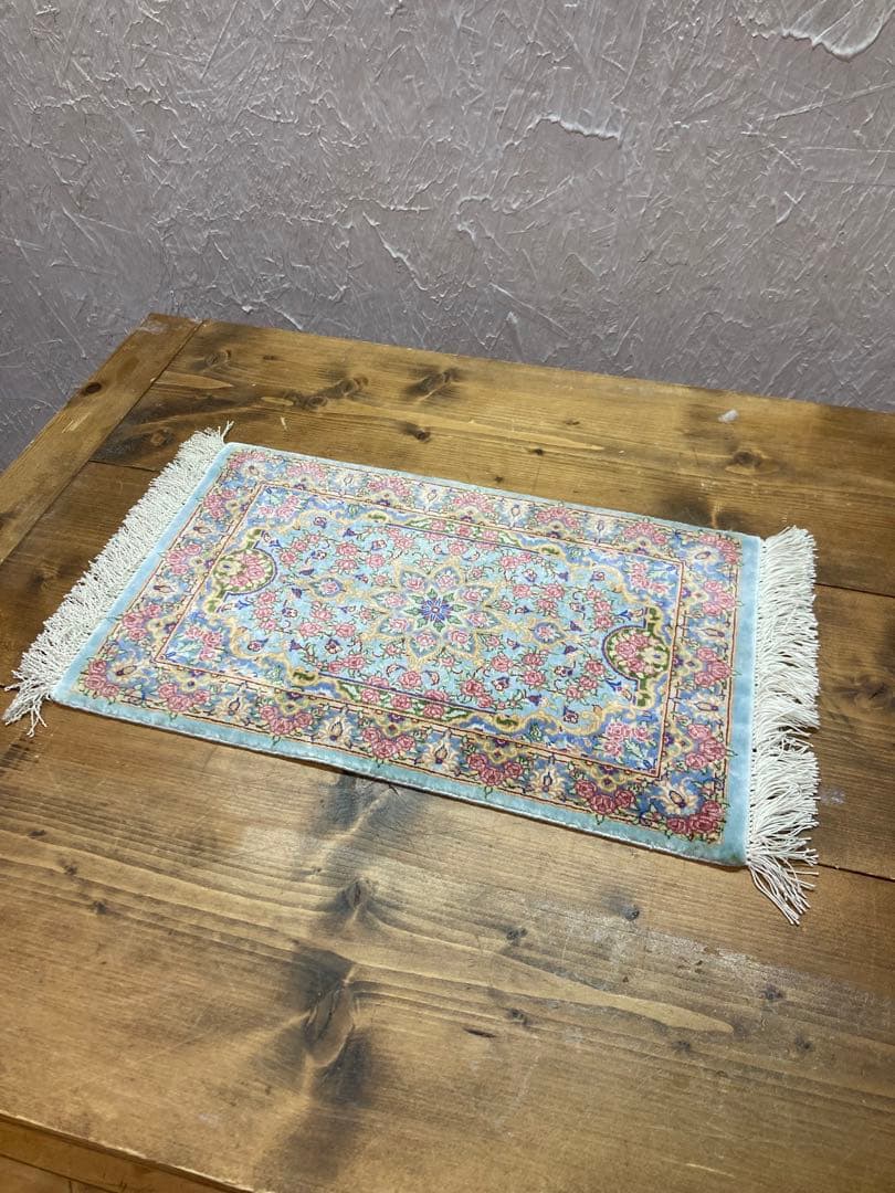 ①ペルシャ絨毯