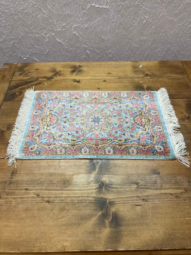 ①ペルシャ絨毯