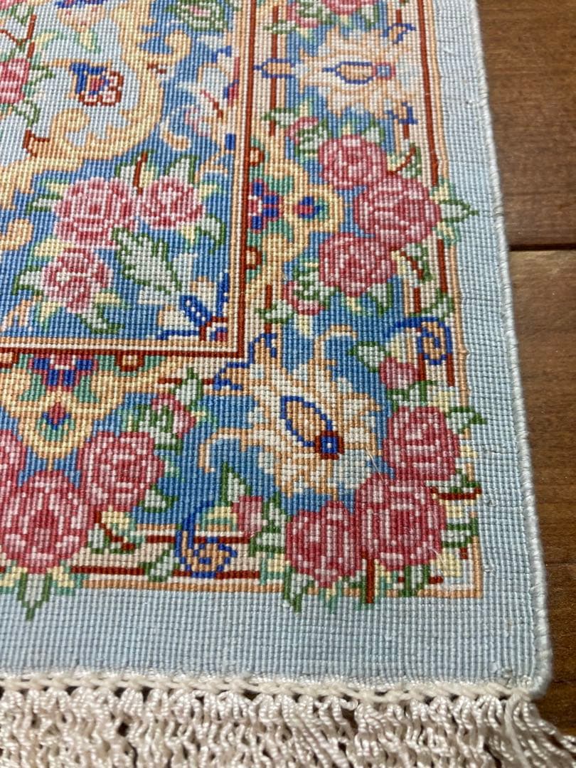 ①ペルシャ絨毯