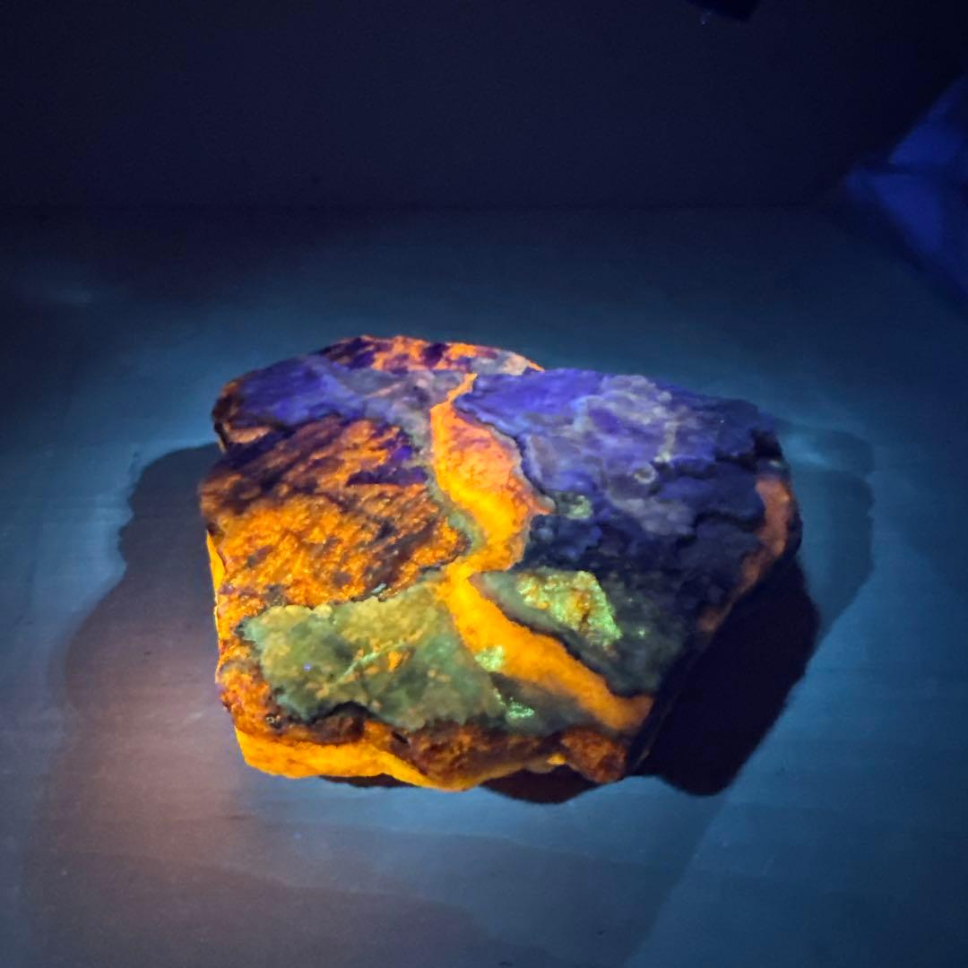 北海道石　然別オパール　蛍光オパール802ｇ