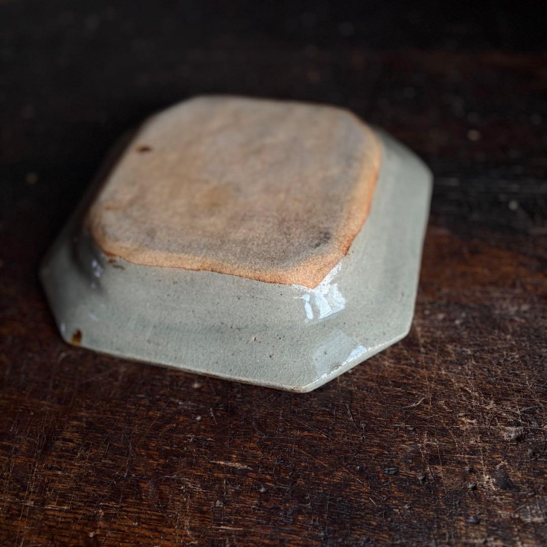 民藝【黒釉草花紋隅切皿】佐久間藤太郎　箱無し 師:濱田庄司