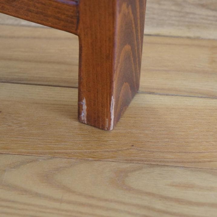 値下げしました！！。木製手掛け付き椅子