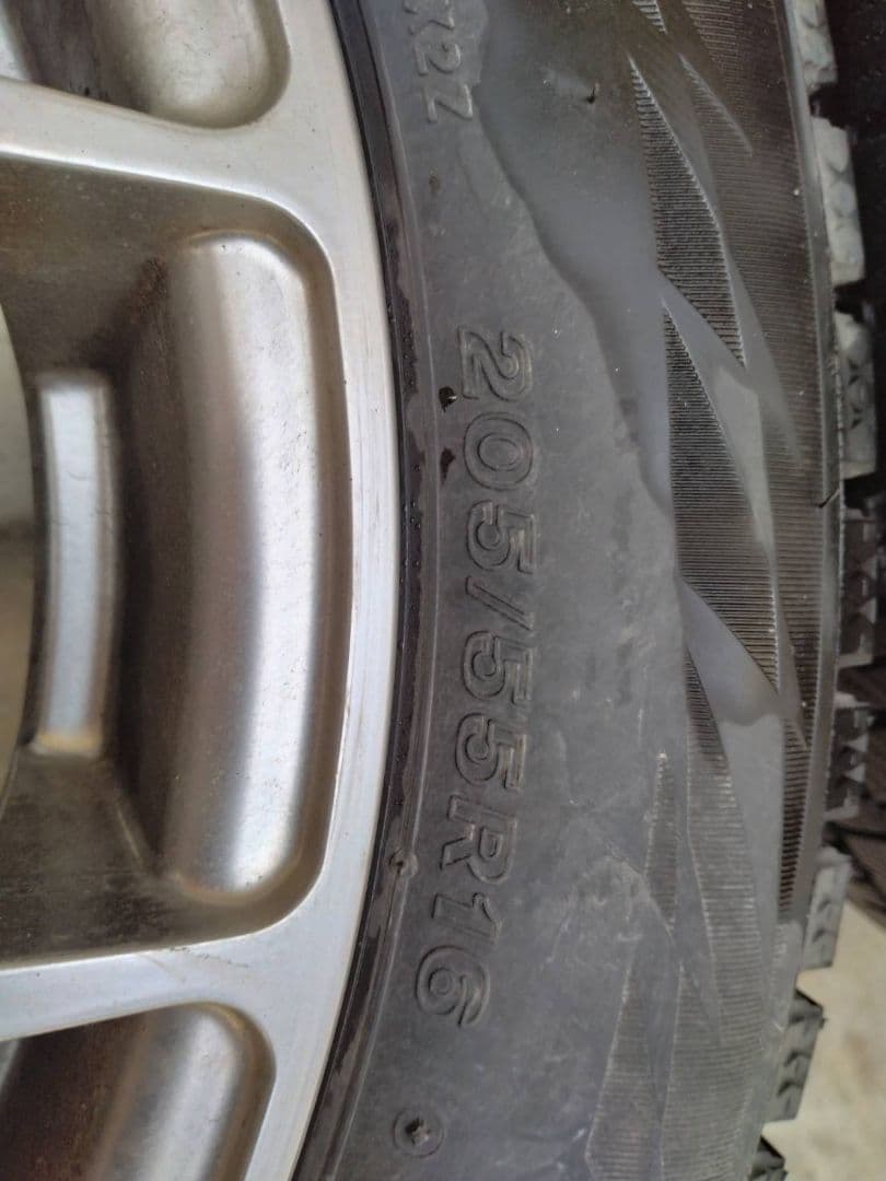 BLIZZAK VRX2 スタッドレスタイヤ4本205/55R16