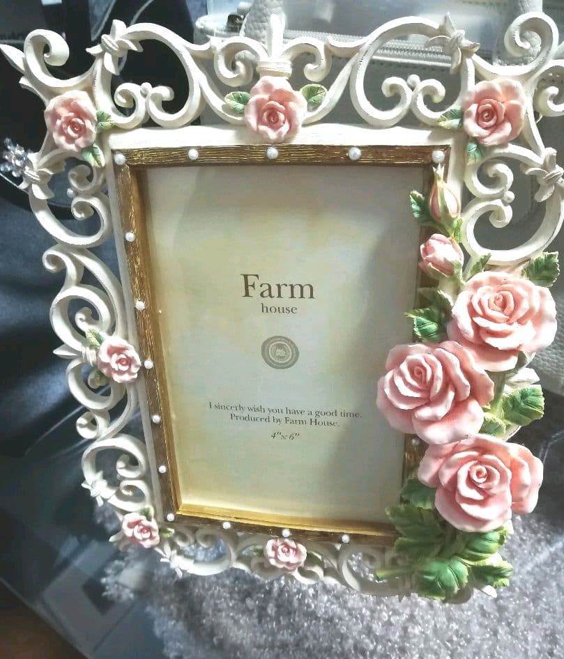 繊細な薔薇(バラ) ❤白(ホワイト) 石膏彫刻 フォトフレーム 写真立て