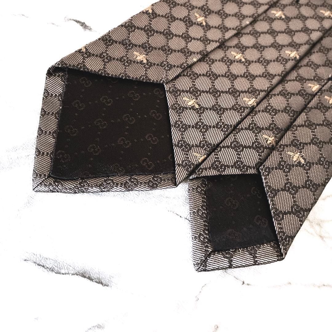 ✨未使用クラス✨GUCCI 現行タグ　GG柄 蜂刺繍　総柄　ハチロゴ　ネクタイ