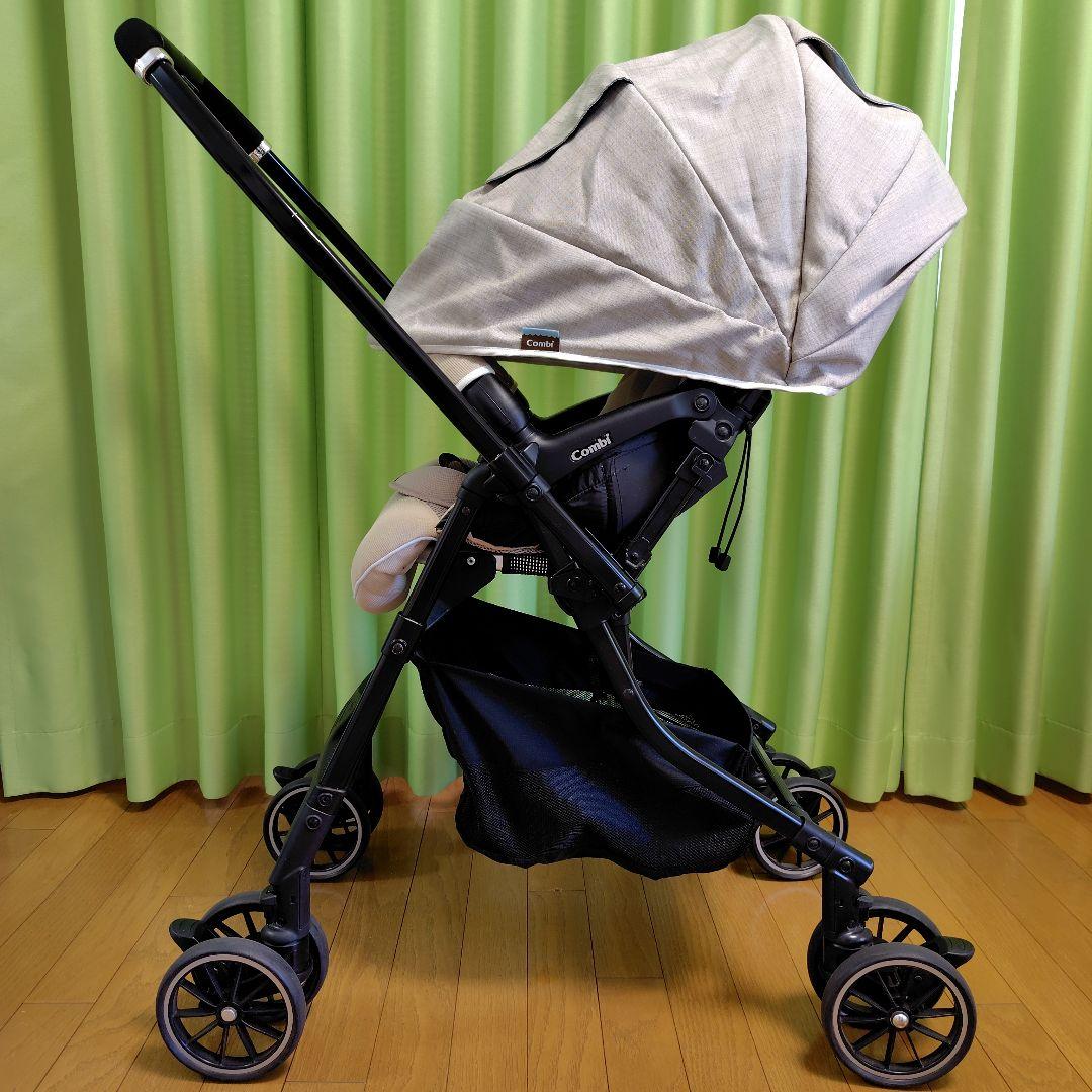 Combi　折りたたみベビーカー　ブラック　ベージュ　水色ストライプ　説明書あり