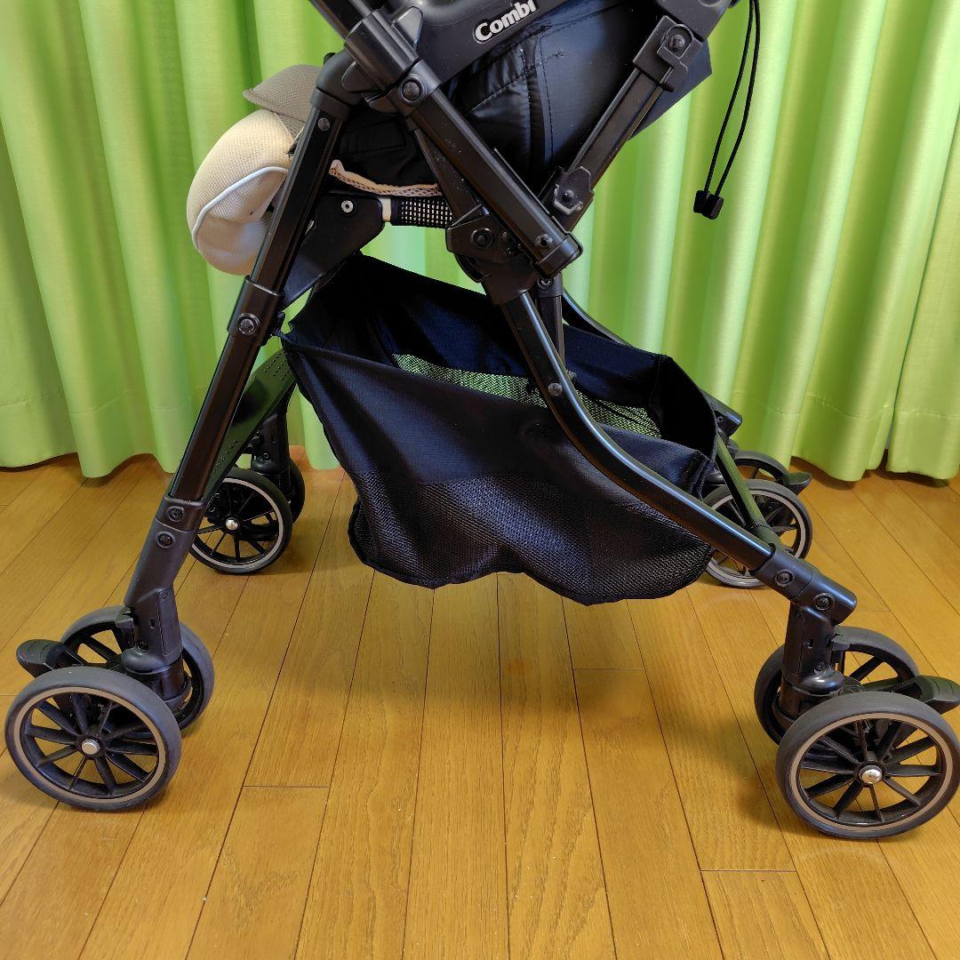 Combi　折りたたみベビーカー　ブラック　ベージュ　水色ストライプ　説明書あり