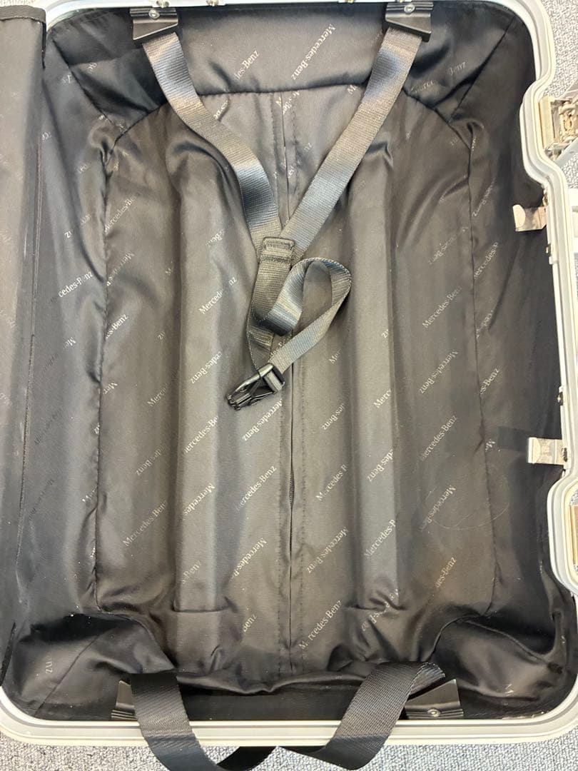 メルセデスベンツ　キャリーケース シルバー