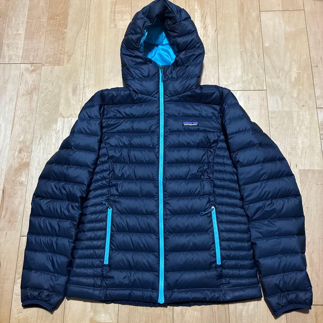【美品】パタゴニア レディースダウンセーターフーディ ネイビー Mサイズ