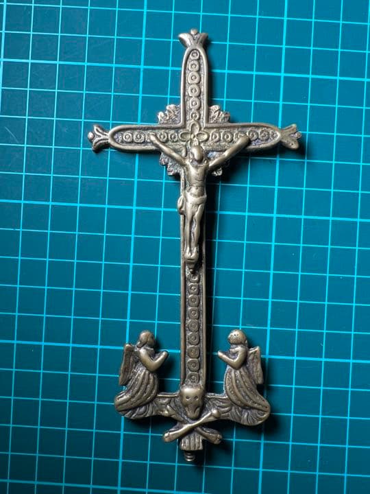 ヨーロッパアンティーク　真鍮製の祭壇用クロス　極上品