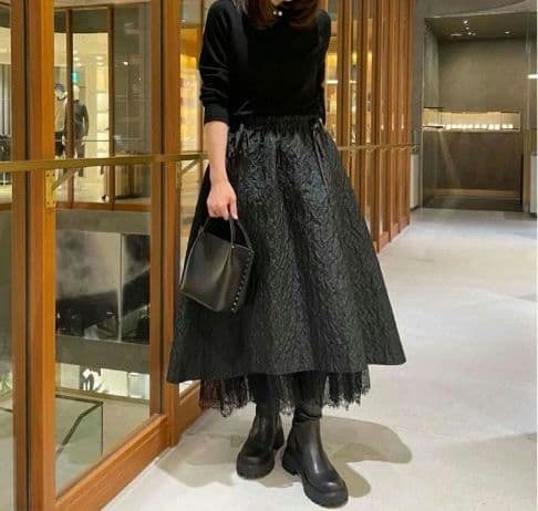 完売　ブラックジャガード　フレアスカート レース裾付