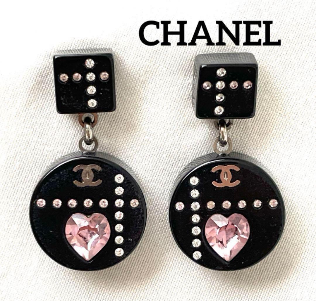 CHANELラインストーン　ハートピアス