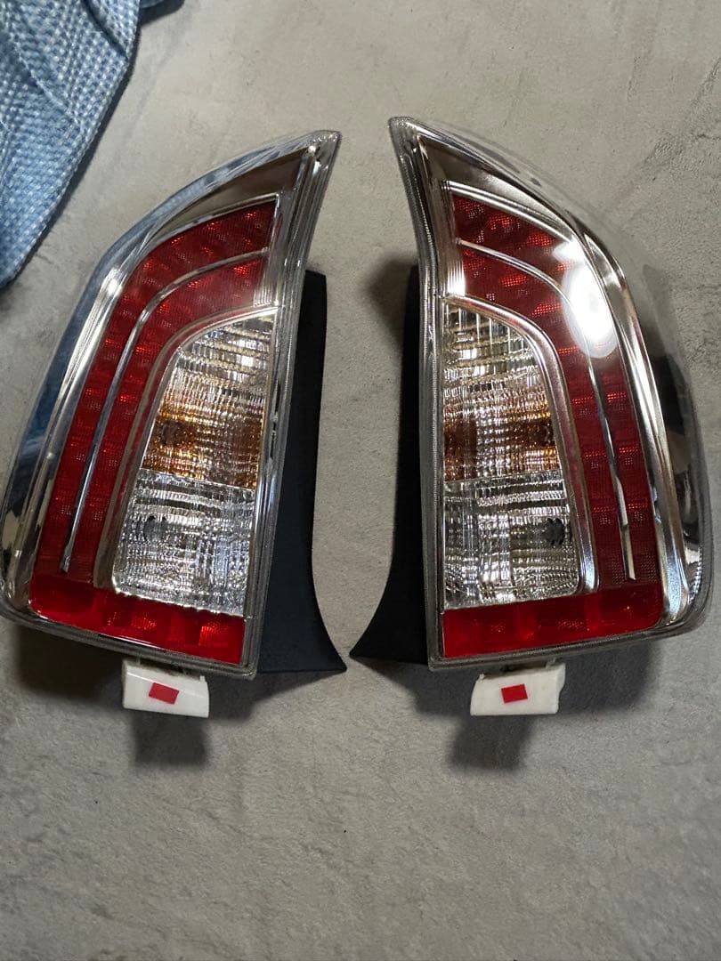 30プリウス後期テールランプ 2個セット