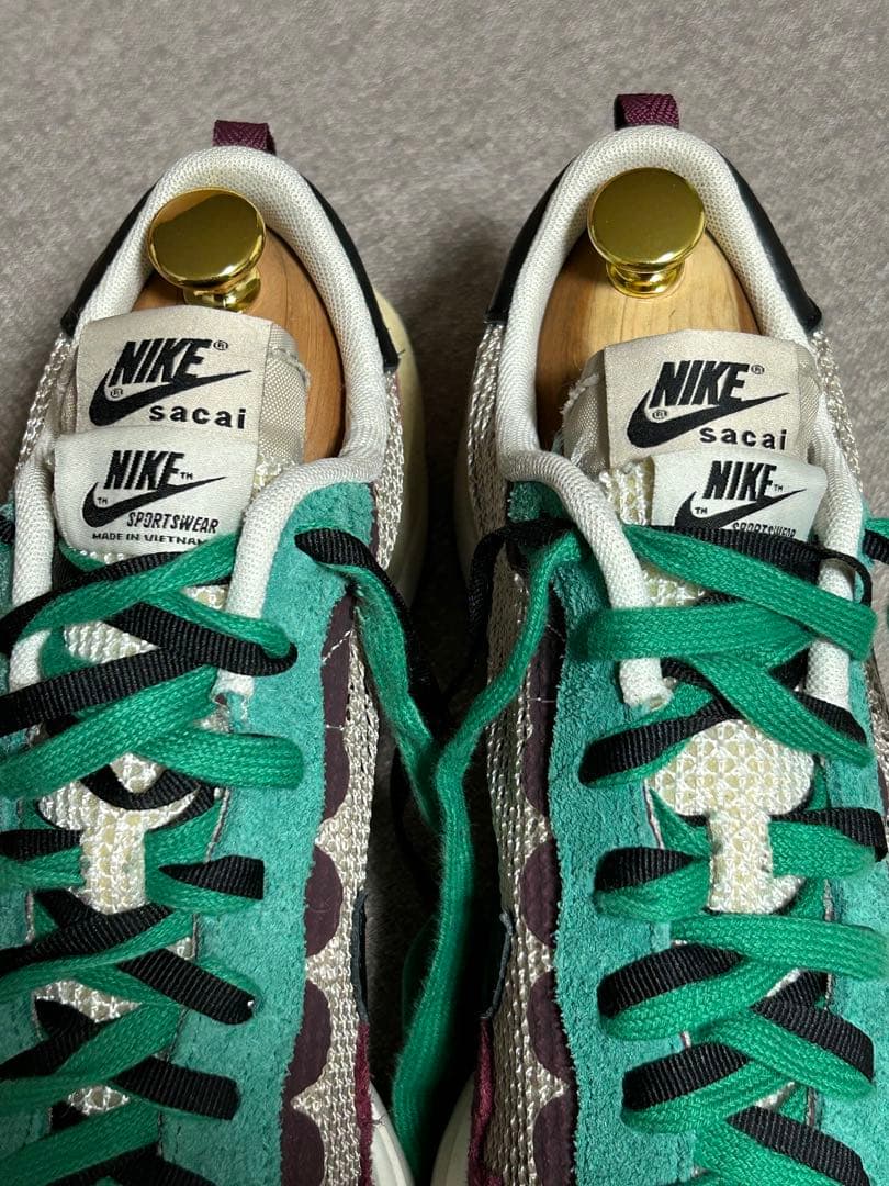 靴 Nike x sacai VaporWaffle \"Villain Red\"