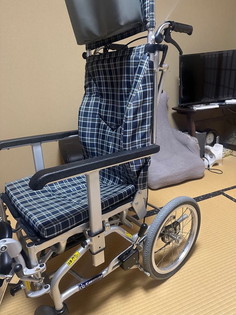 リクライニング機能付き介助用車椅子　期間限定送料込みです　ＫＸＬ16-42