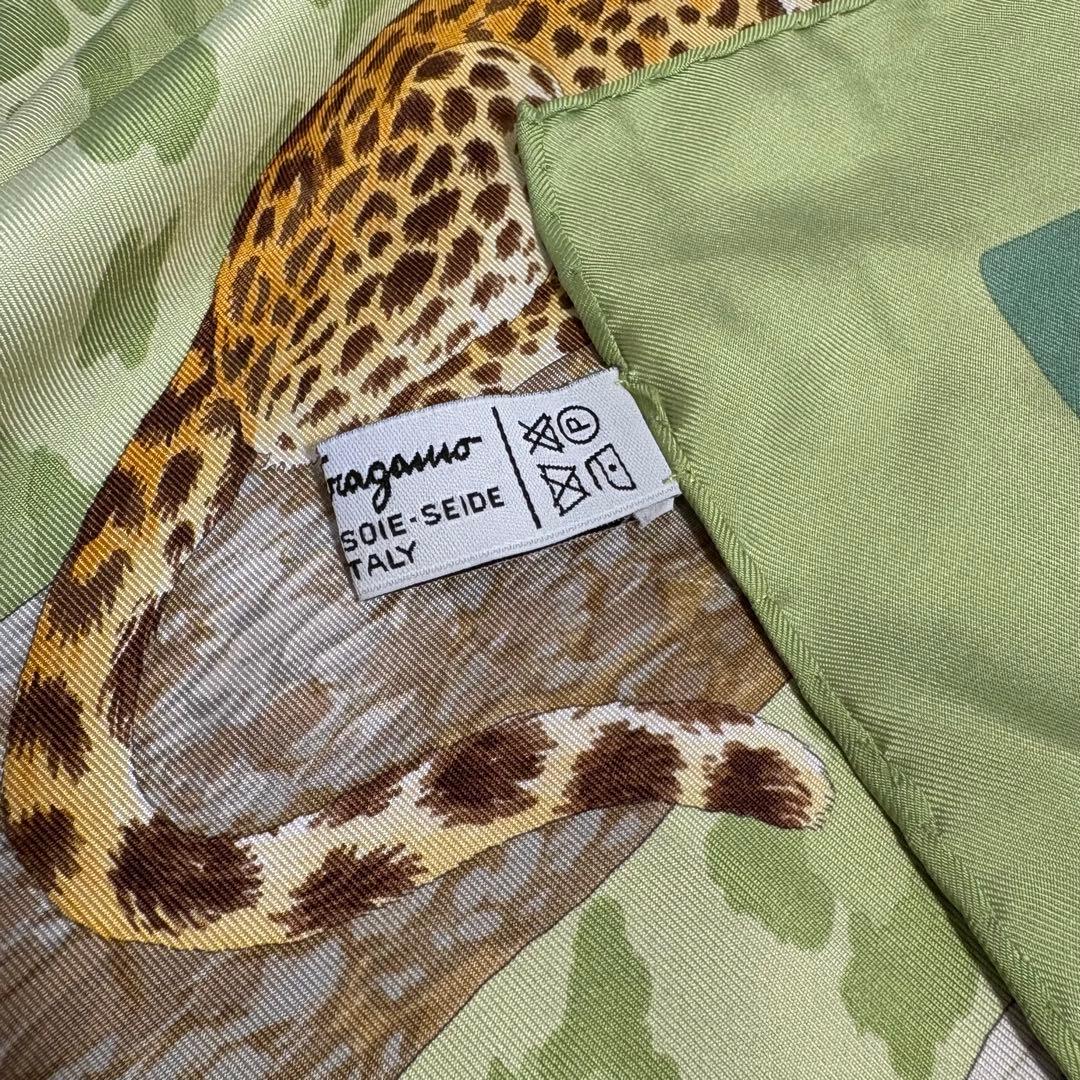 サルヴァトーレフェラガモ シルク イタリア製 動物 大判スカーフ ストール