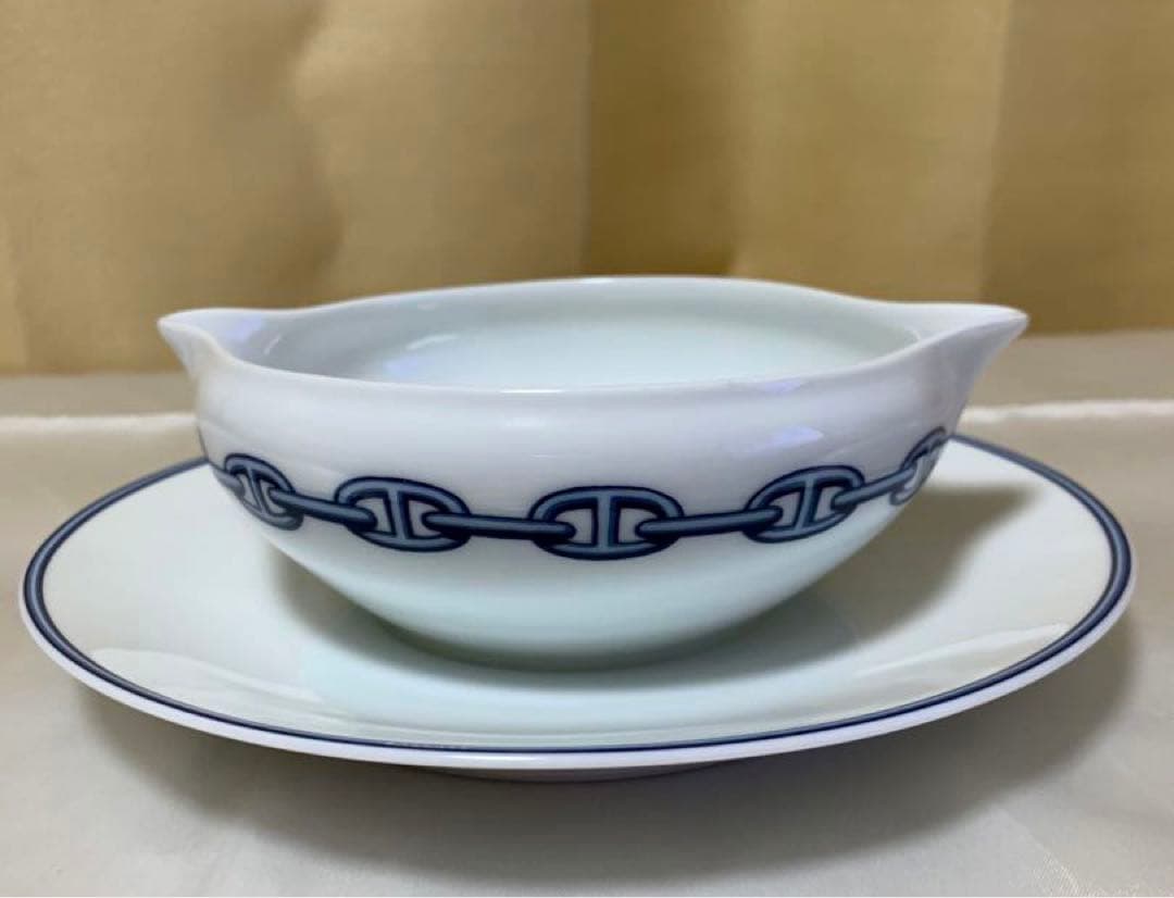 エルメス　シェーヌダンクル　アンダープレート一体型のグレービーソースポット