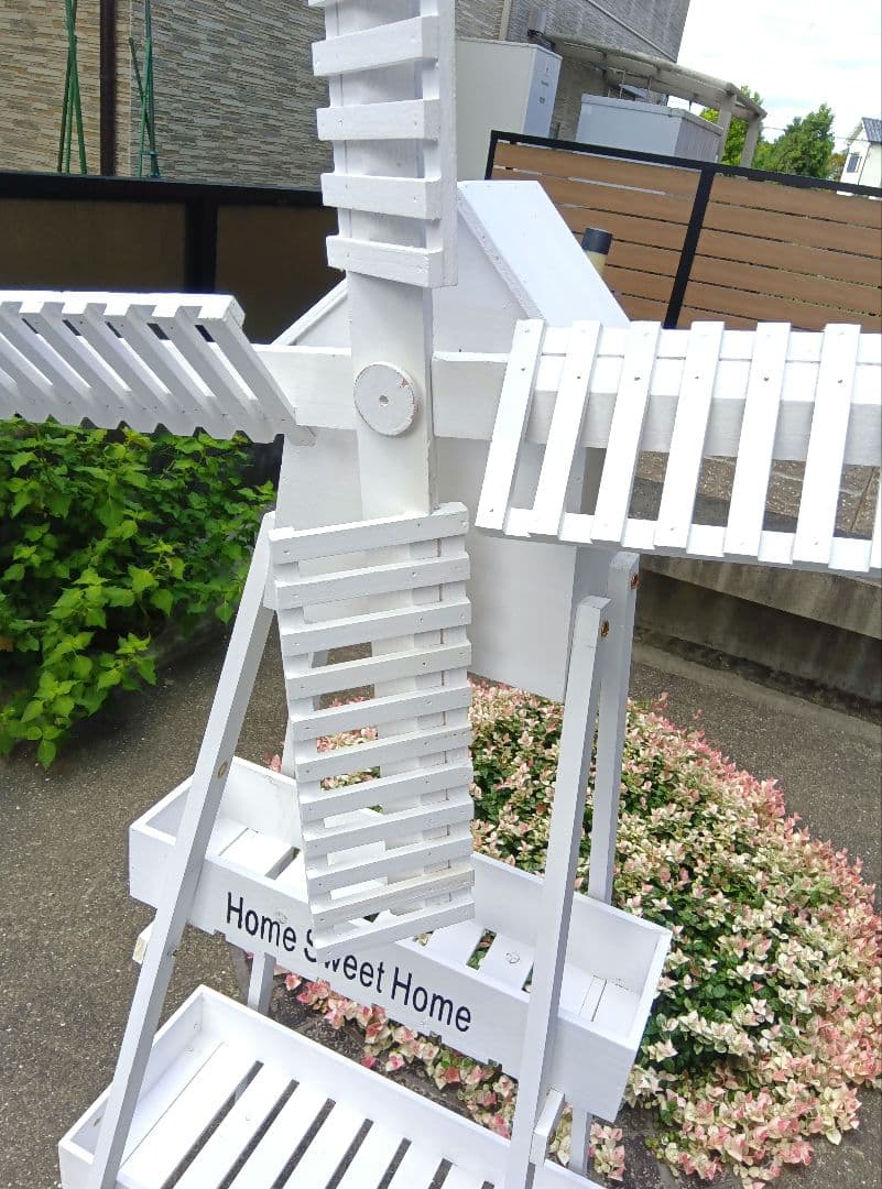 ☆新品　白色　1個　風車　プランターラック 　ガーデニング　鉢台　植物