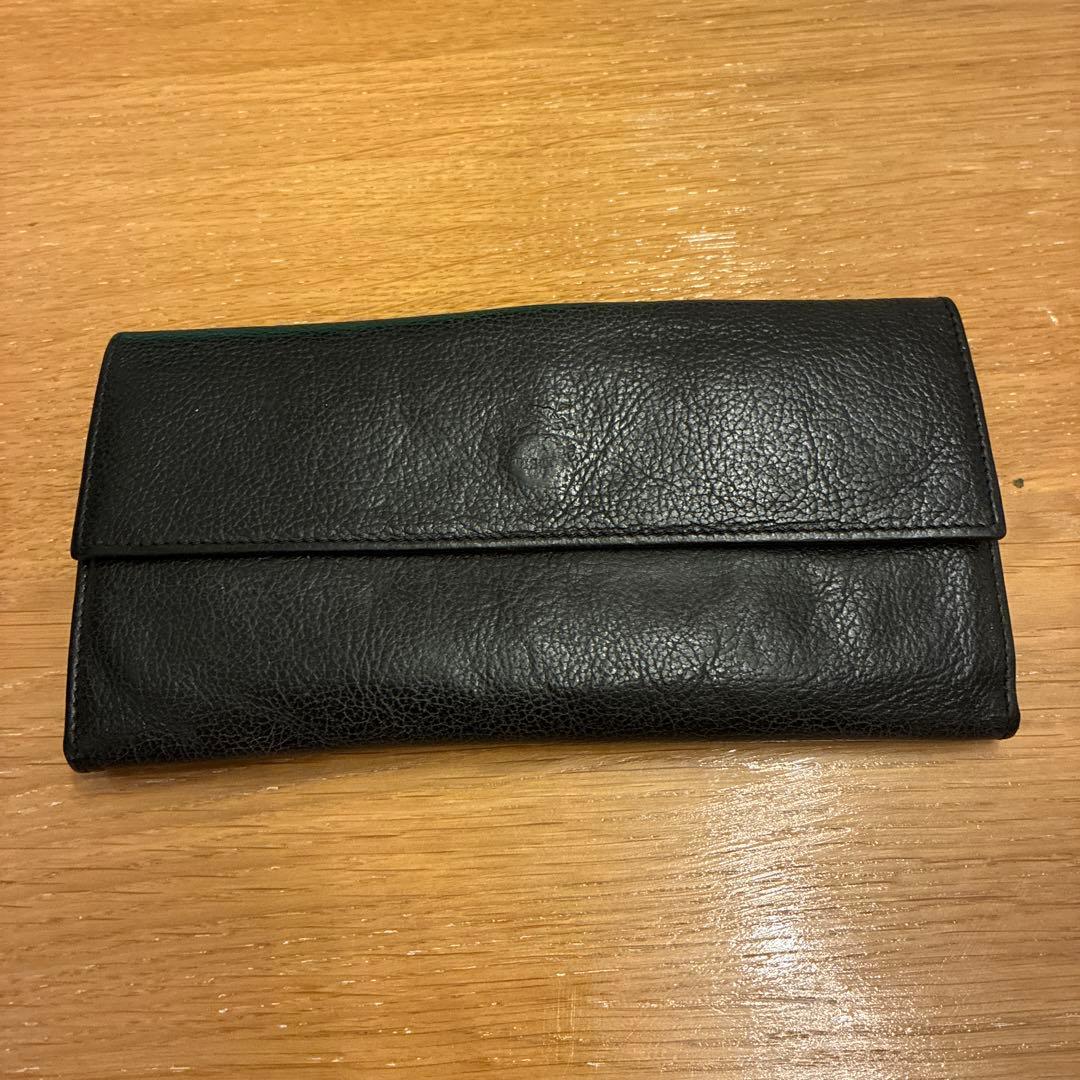 黒 レザー 長財布