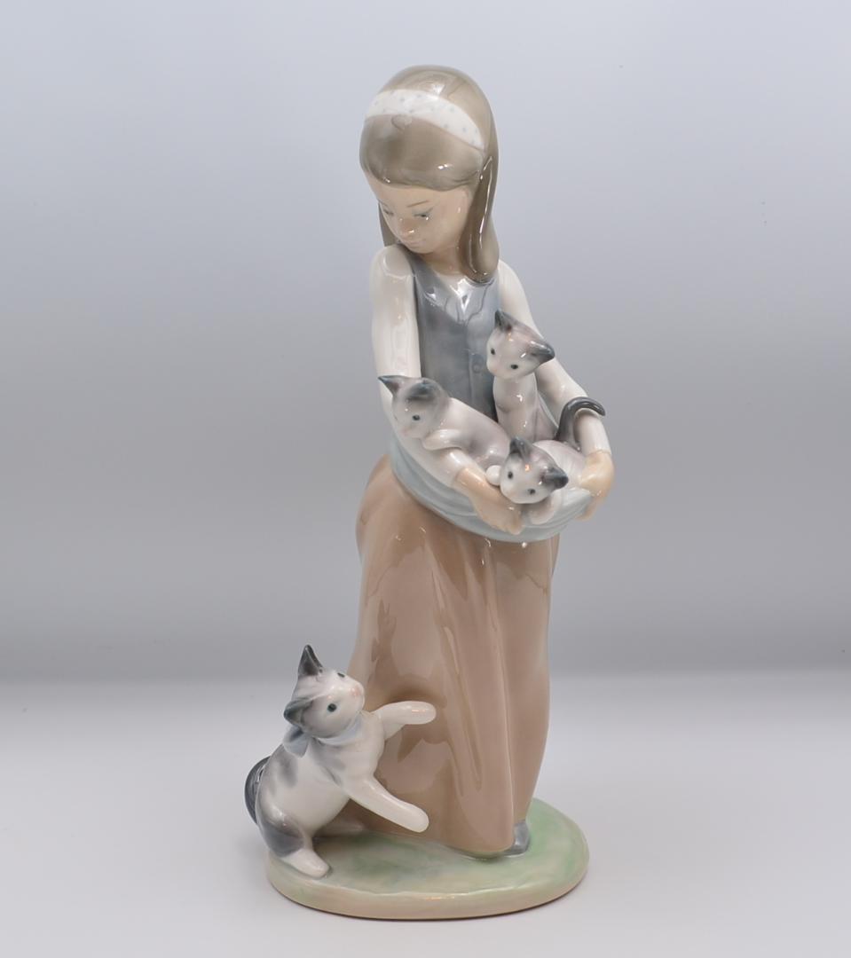 子猫を追って　＃1309　★リヤドロ　スペイン　ポーセリン　光沢仕上げ　絶版