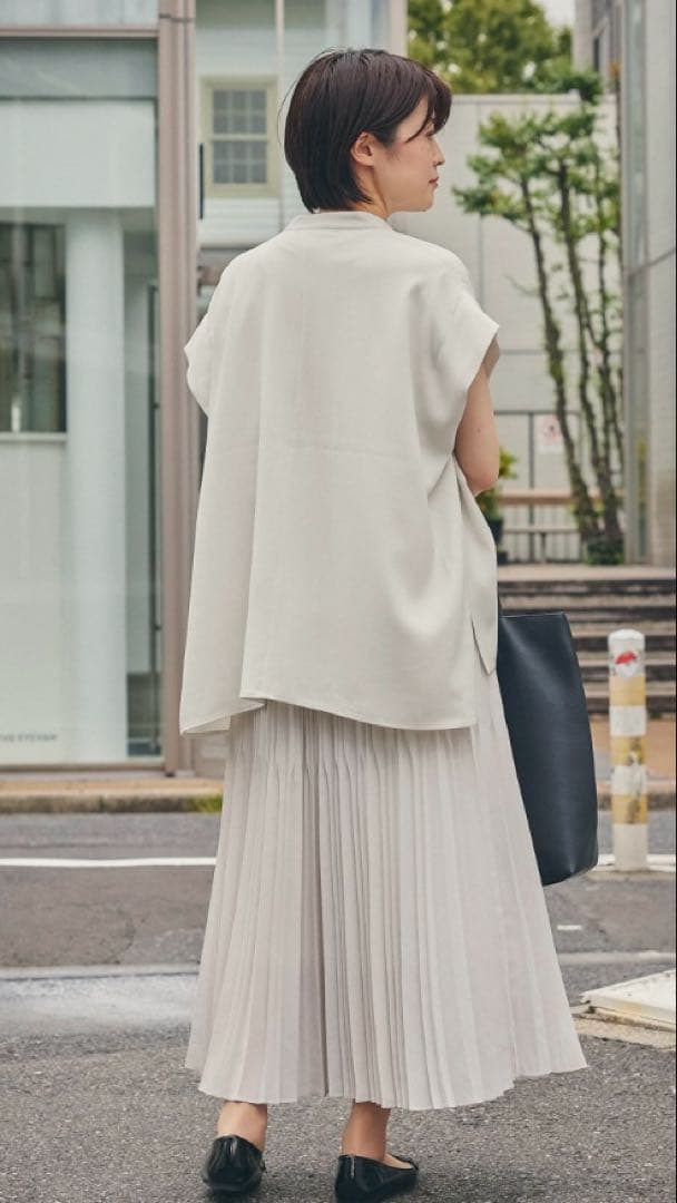 SOEJU ソージュ　ロングプリーツスカート　ライトグレー（85cm丈）