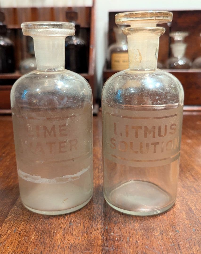 フランスアンティーク 薬瓶 グラビュール ガラス メディシンボトル ２本セット