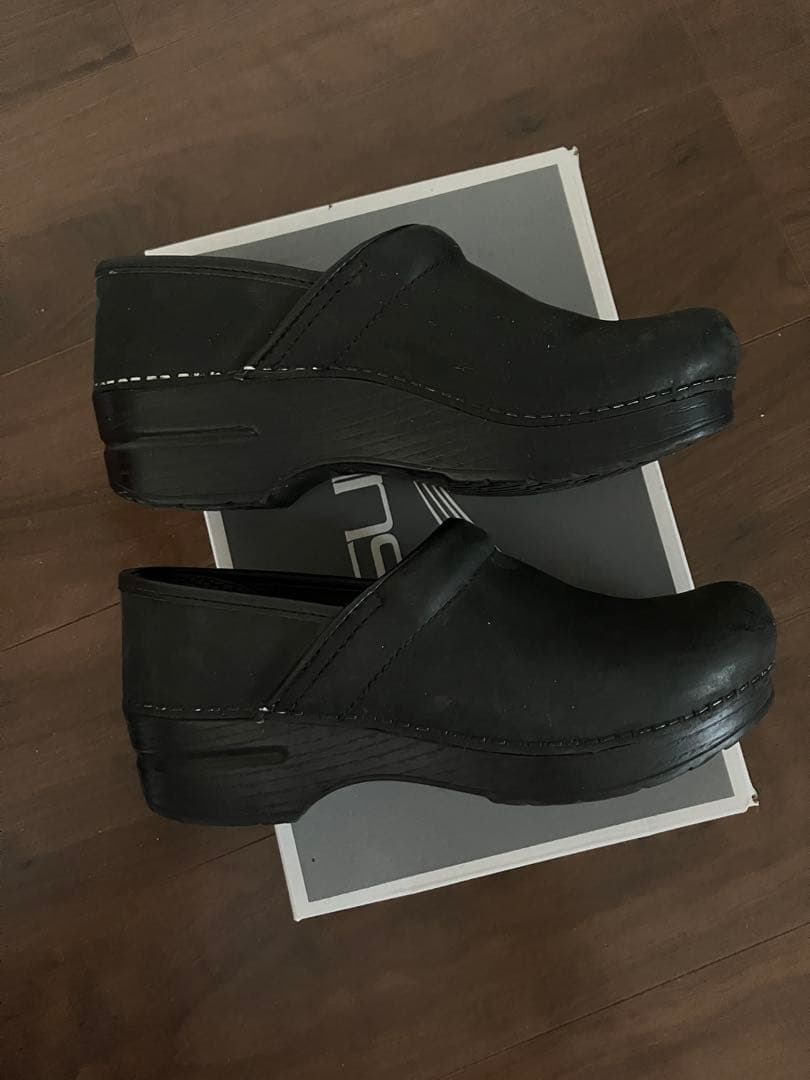 極美品 dansko ダンスコ プロフェッショナル オイルドブラックレザー 37