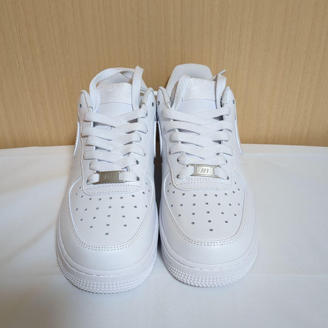 ★新品★NIKE AIR レディース ナイキスニーカー ホワイト 23cm箱付き