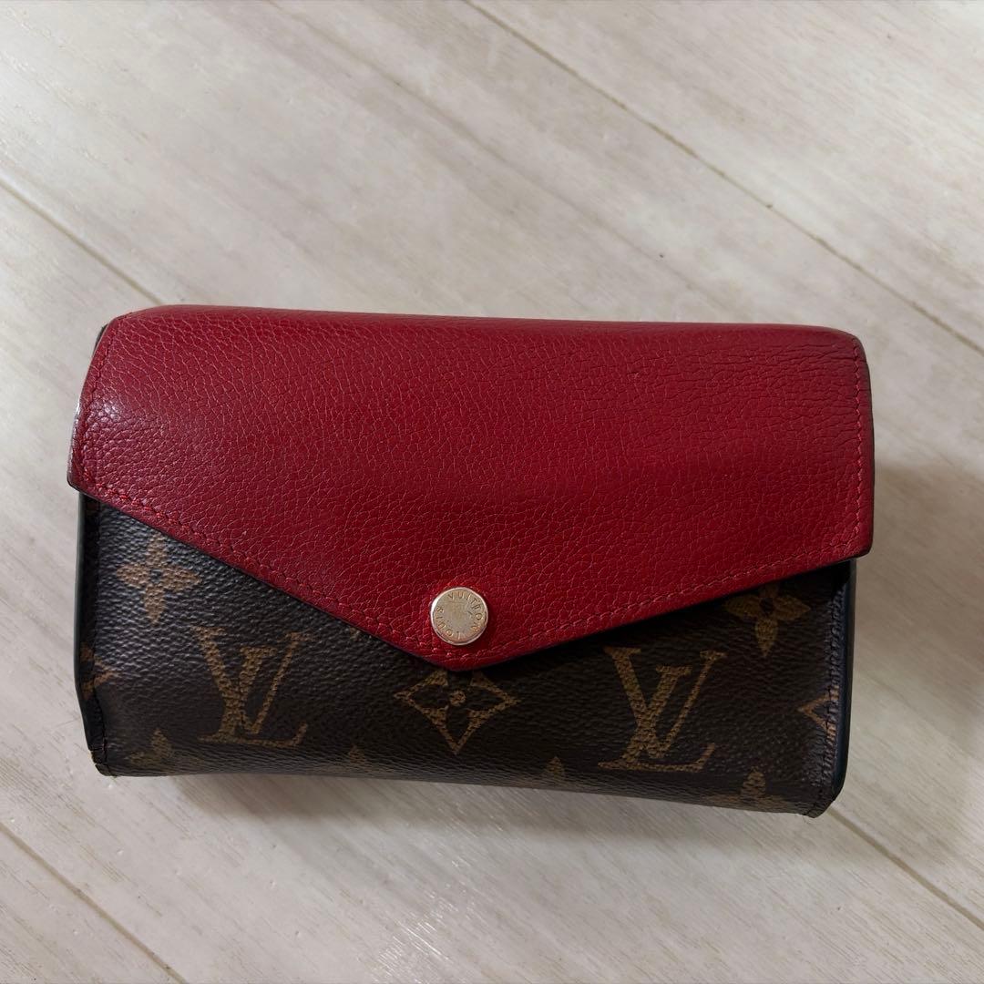 ルイヴィトン モノグラム パラス スリーズ コンパクト D28