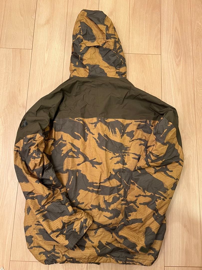 美品　BURTON スノーボードウェア Mサイズ カモフラージュ