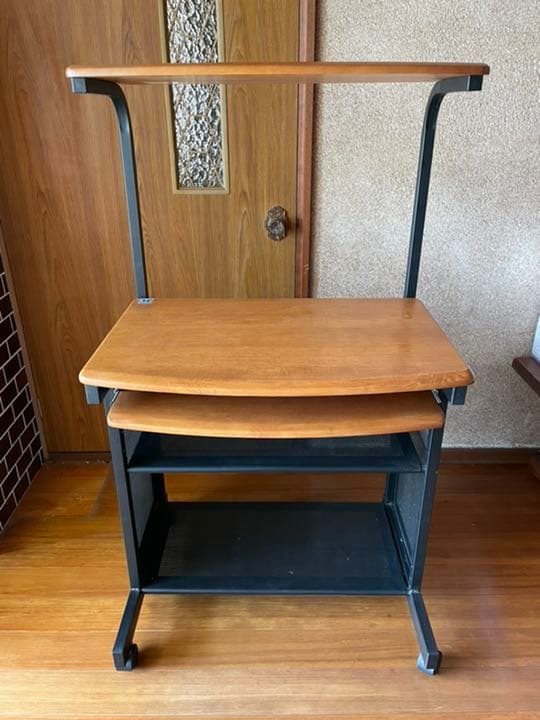 パソコンデスク、パソコンラック