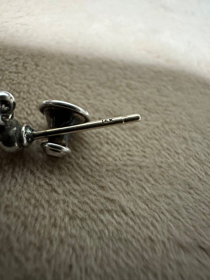 クロムハーツ タイニーE CHプラス ドロップピアスwithブルーサファイア