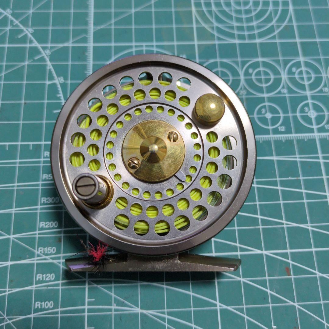 ダイワ アルトモア100D フライリール 箱ケース付き