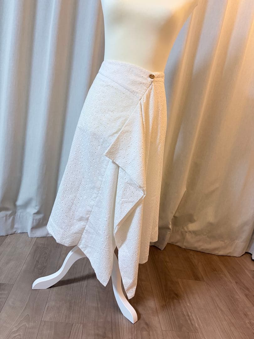 【ヴィヴィアンウエストウッド】 変形 スカート アシンメトリー 白　レース