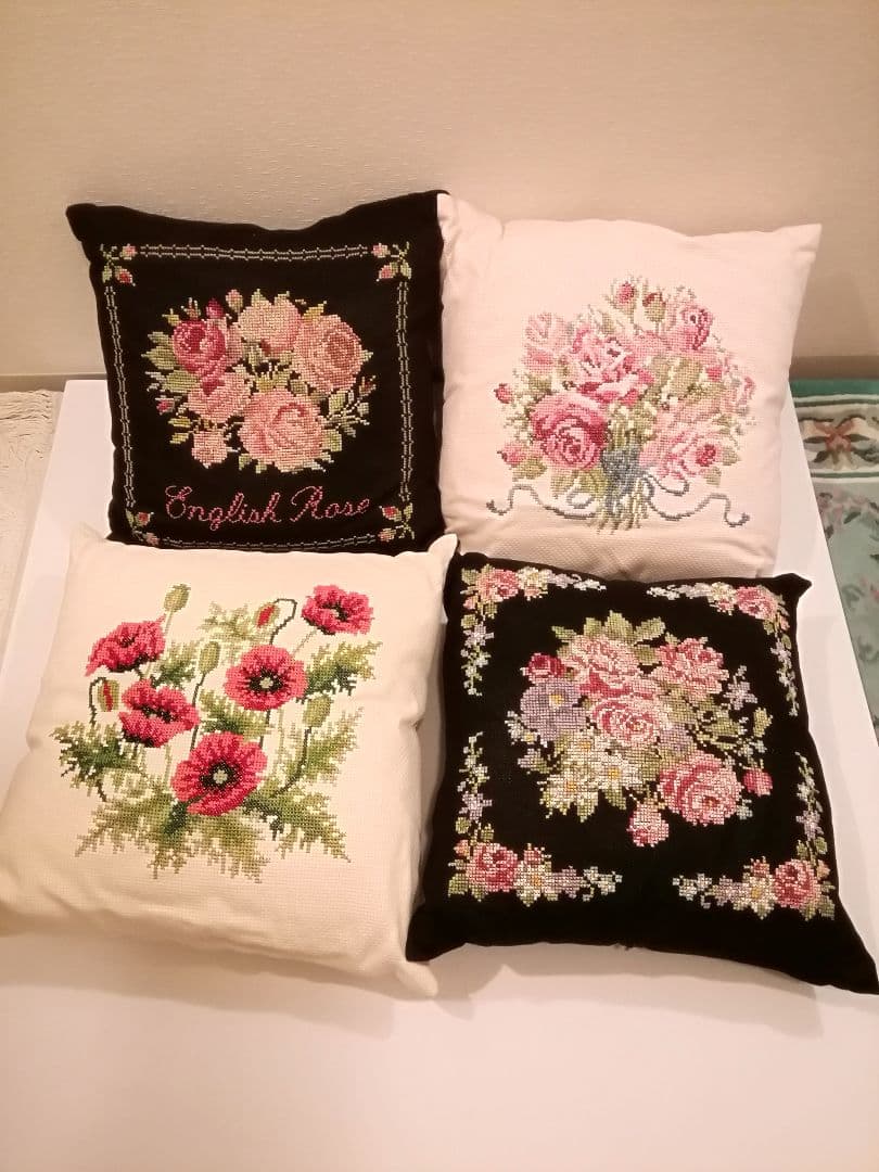 刺繡クッション4点