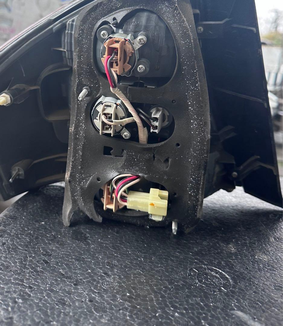 スバル　レガシィ　テールランプ　右左セット　一台分