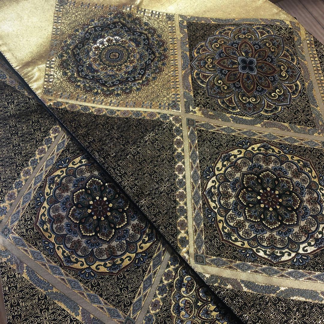 袋帯 美品 逸品 引箔本金紹巴 菱重ね鏡文 金糸 金色 お太鼓柄 正絹
