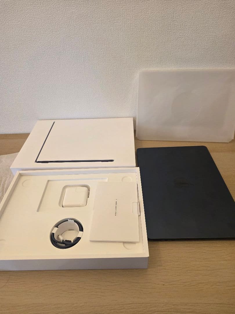 Apple MacBook Air 13.6-inch (M2) メモリ16GB
