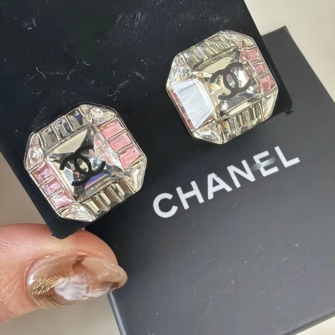 CHANEL クリスタル　ピアス　両耳