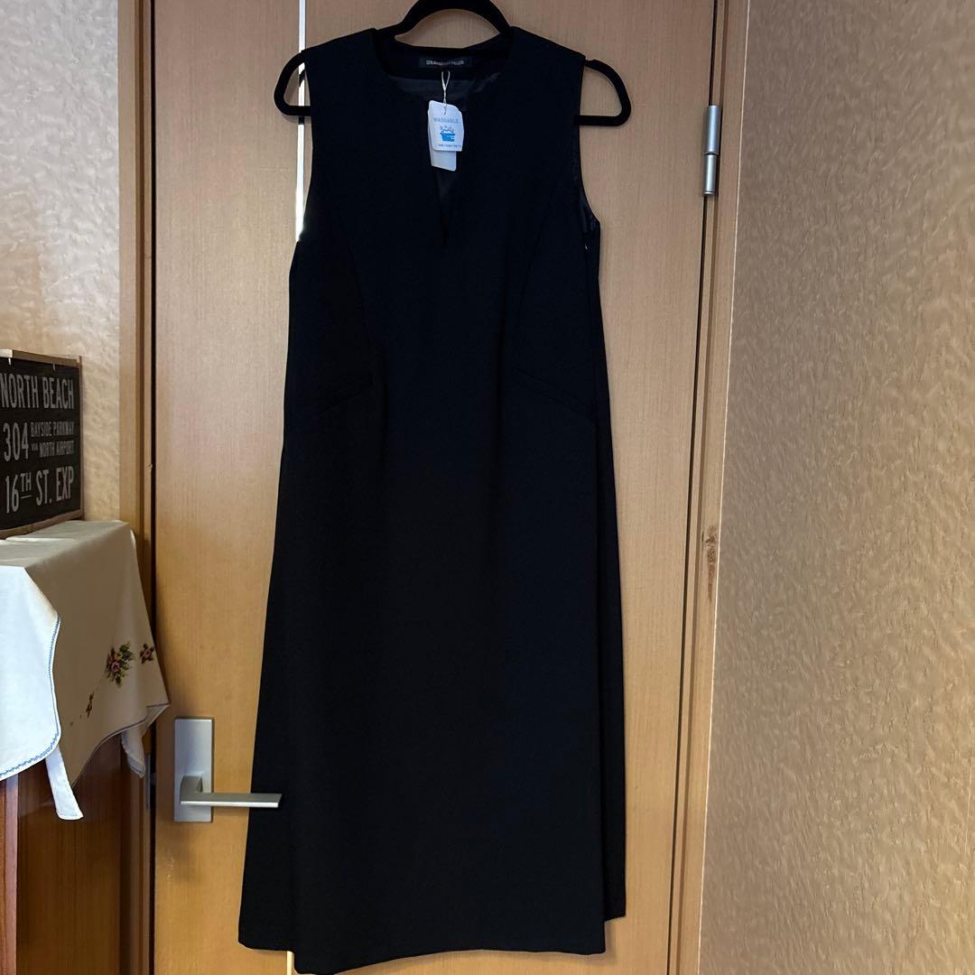 【strawberry fields 】新品　Vネック　パール釦　ワンピース